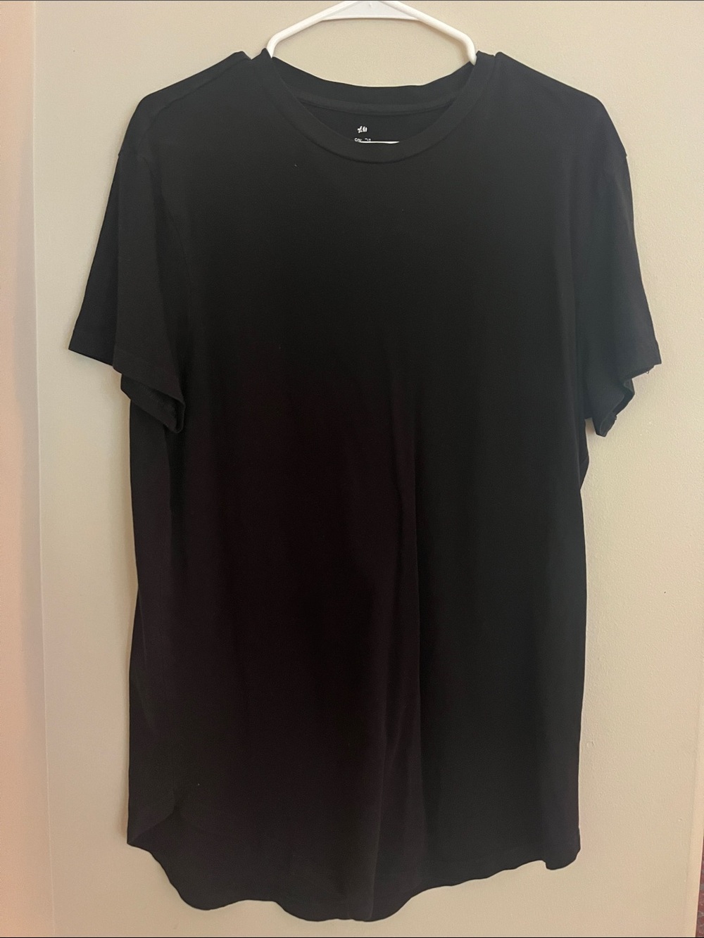 H&M Black Men's Crew Neck T-Shirt-Long Fit